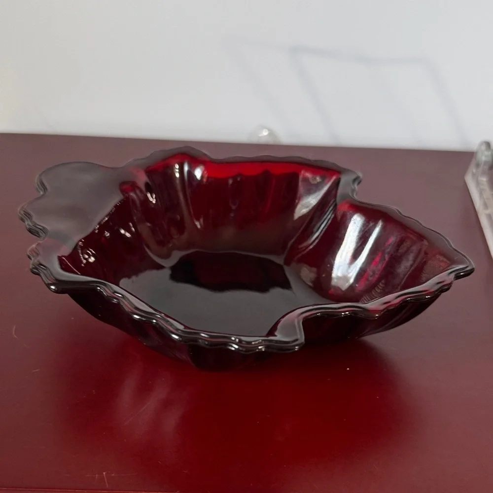 Vintage Anchor Hocking Ruby Red Depression Glass Leaf Dish - Picture 1 of 4